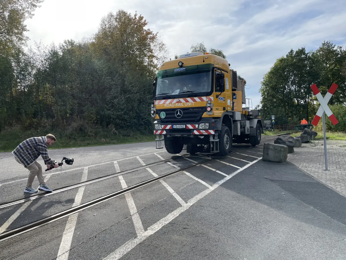 LKW-Fahrer-Rekrutierung: Spediteur-Gespräch mit Bewerber